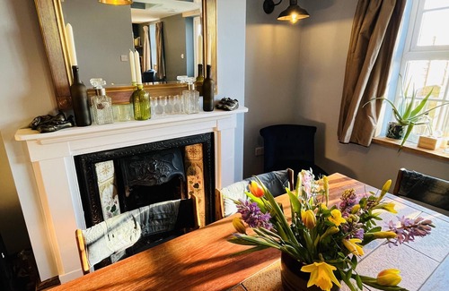 Heathfield Cottage | 3 bedroom Quirky Luxurious Cottage With Hot Tub