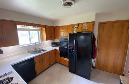 Star City House | 3-bedroom Single Floor House Close to Mylan Puskar Stadium