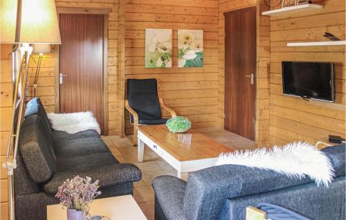 Rheezerveen House | 3 Bedroom Stunning Home In Rheezerveen