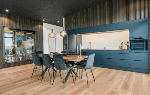 Hjarbæk House | 3 Bedroom Stunning Home In Løgstrup