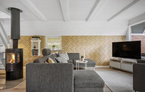 Sundstrup House | 3 Bedroom Stunning Home In Højslev
