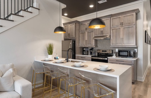 Helena Condo | 3 Bedroom Suite + Loft, Second Floor
