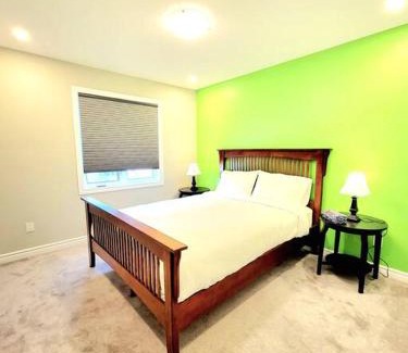Ottawa Division House | 3 bedroom town house in ottawa close to downtown