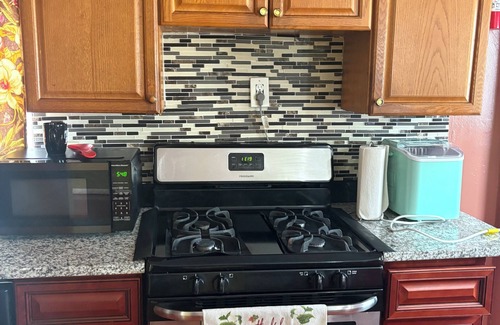 Northeast Philadelphia House | 3-bedroom townhome in marvelous Philadelphia with WiFi, AC! 12 mi to downtown