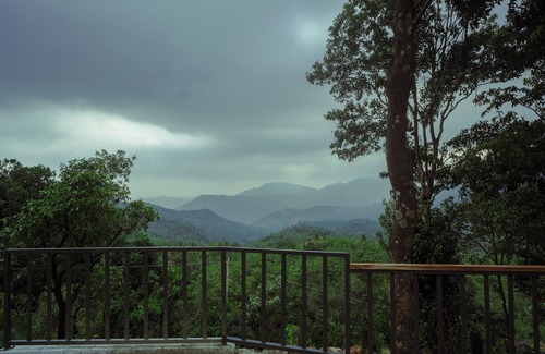 Talipparamba Villa | 3-Bedroom Villa in Paithalmala with Spacious Open Kitchen and Enchanting Canopy