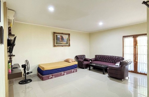 Central Yogyakarta Villa | 3-bedroom villa with AC, WiFi in fabulous Mantrijeron, Jogja