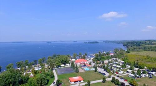 Roseneath House | 3 Bedroom Waterview Cottage 4B