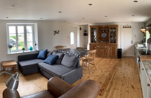 Kerlouan House | 3 bedroomed Breton stone farm house 800mt from the sea