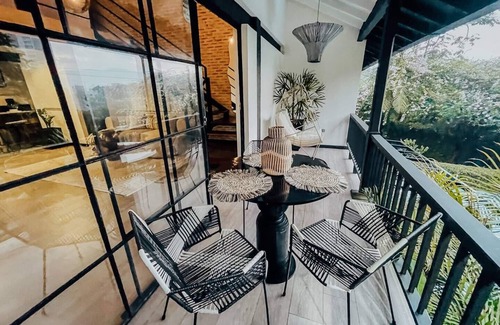 El Tesoro Apartment | 3 Bedrooms 3.5 Bathrooms