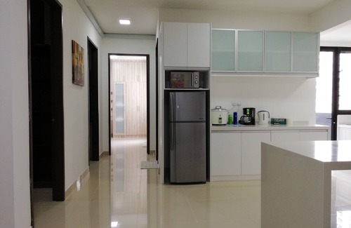 Shah Alam Condo | 3 Bedrooms Apartment Near i-City Free Wifi Aisaac Guesthouse