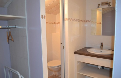 Prisse-la-Charriere Apartment | 3 Bedrooms Apartment In Prissé-La-Charrière