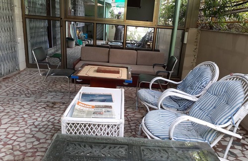 Juhu House | 3 bedrooms on first floor of a bungalow. Good for 6 adults,