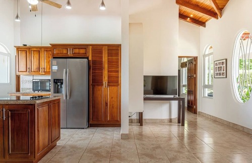Ojochal House | 3 bedrooms-sleeps 7. Ocean views. Ojochal.