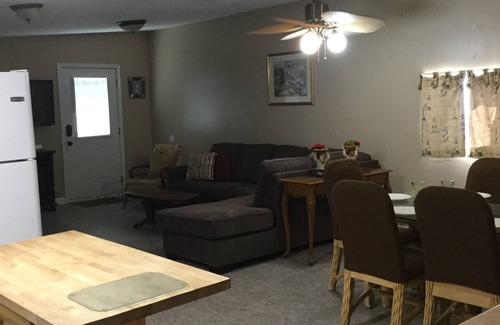 Warsaw Cottage | 3 bedrooms sleeps up to 10 people