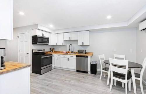 Rye Apartment | 3 BEDS | 10 mins to Beach | Portsmouth | Hampton*