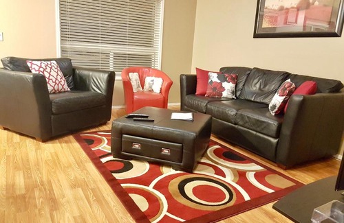 Grande Prairie Apartment | 3 beds , Private Cozy Patio , 4 mins drive to Starbucks
