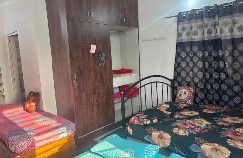 Mysore House | 3 Beds Room for 5 people Stay at Cool Calm Place