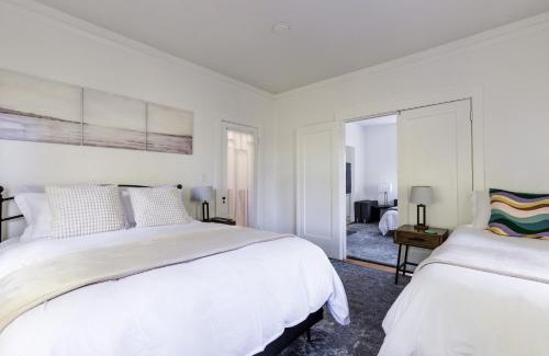 Poets Corner Apartment | 3 Berkeley - 1 Bedroom Apartment, with Laundry