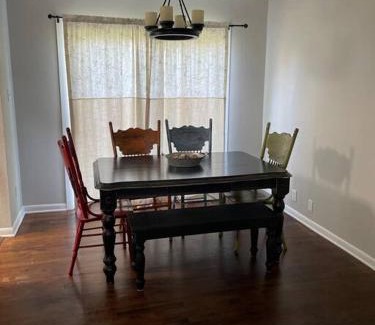 Central Arlington House | *3 blocks from AT&T Stadium* 2 bedroom-sleeps 6