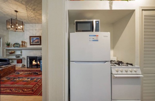 West University House | 3 Blocks from U of A/Near 4th Ave/1 BR 1 BA