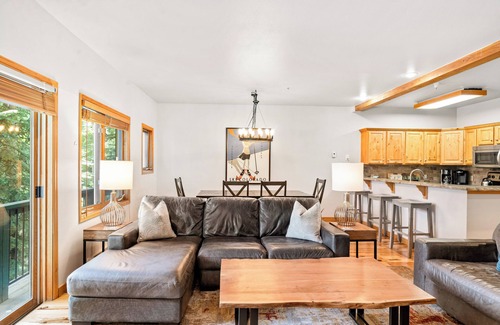 Four O'Clock Condo | 3 blocks to Main, Ski or Hike In/Out