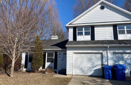 Madison House | 3 BR 2 BA Townhouse - Great for families or groups!