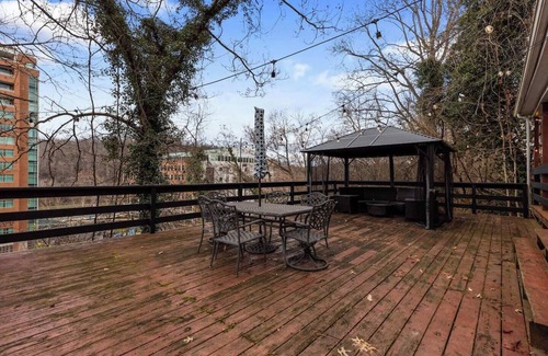 Morgantown House | 3 BR/2 Bath house close to downtown