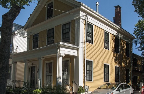 East Cambridge House | 3 BR/3 BATH in Historic Home Mins from Kendall Sq , MIT, Harvard, Boston.