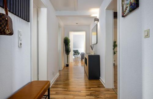 Wiesbaden Apartment | 3 BR - Familienfreundlich - Geräumig - Zentral - Wifi - Cozy