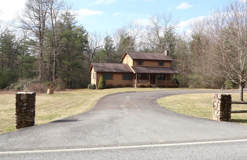 Glade Valley House | 3 BR Glade Valley Home close to Golf Courses and Blue Ridge Parkway!