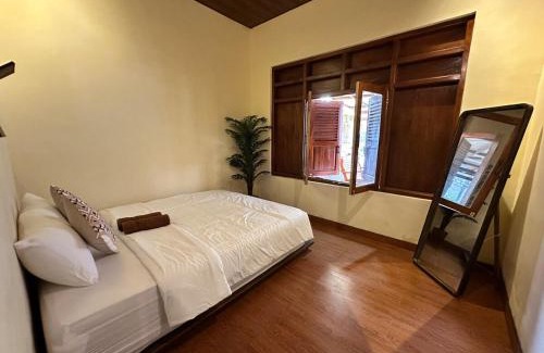 Klaten House | 3 BR Java House ONLY 5 mins to Prambanan Temple