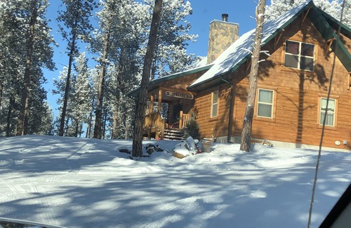 Fairburn Cabin | 3 BR LOG Cabin, 6 miles west of Custer. Secluded and ready for you and your pet