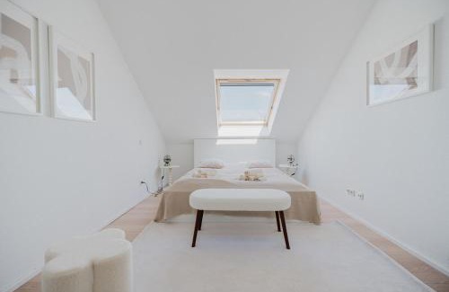 Mitte Apartment | 3 BR Penthouse - WHIRLPOOL - ZENTRAL - KÜCHE - WIFI - KAFFEE - GERÄUMIG - TERRASSE - PARKHAUS