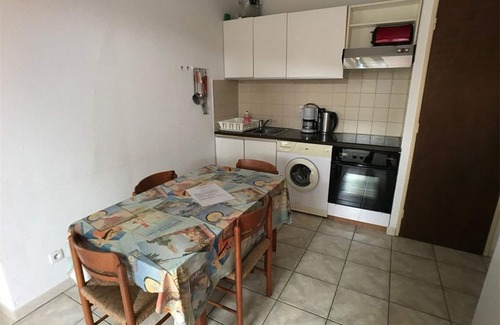 Port Leucate Apartment | 3-BR Sleeps 6, Quiet Area, Terrace, Private Parking, Beach 200m, Shops 400m, Near Aqualand