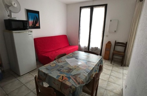 Port Leucate Apartment | 3-BR Sleeps 6, Quiet Area, Terrace, Private Parking, Beach 200m, Shops 400m, Near Aqualand