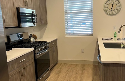 Washington County House | 3 BR Townhouse w/View/Private Patio in Santa Clara/Heated Pool/EV Friendly