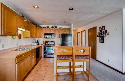 Crested Butte Apartment | 3 Br Unit With Fireplace & Mountain Views Condo