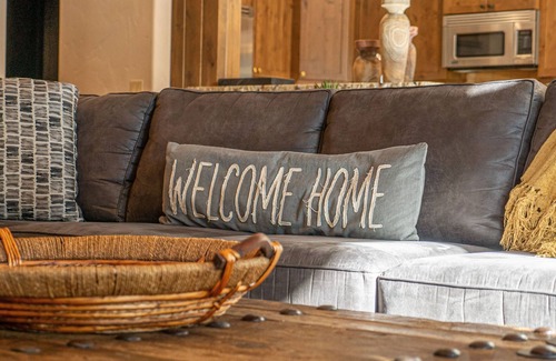 Sunriver House | 3 DAY AUGUST WEEKEND! 21-24 REDUCED 500nt Rate! Happiness Just Around The Bend