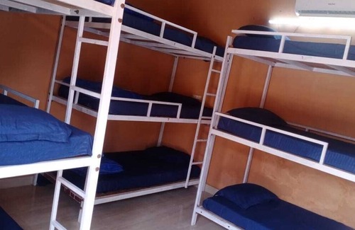 Vasant Kunj House | 3 FOX HOSTEL