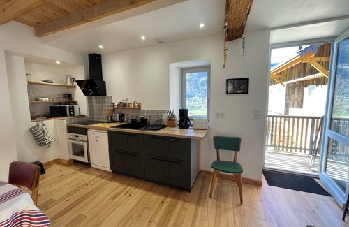 Beost House | 3* gîte "La maison Salanave" with garden and SPA Ossau valley mountain view