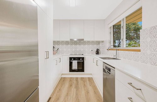 Coolangatta Apartment | 3 Haig Place - 100m from Kirra Beach with Wi-Fi included