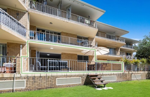 Coolangatta Apartment | 3 Haig Place - 100m from Kirra Beach with Wi-Fi included