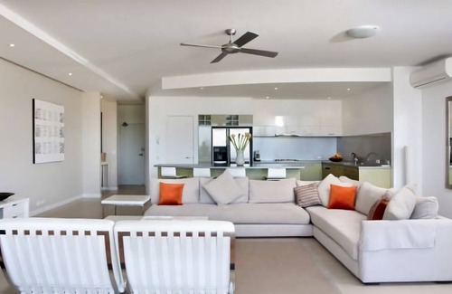 Sunshine Beach Apartment | 3 Hilltop Villas - White Water Views from the Heart of Sunshine