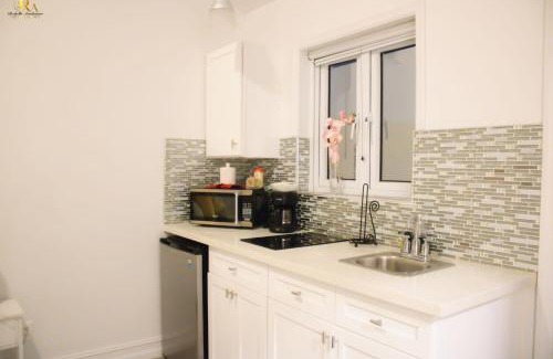 Rolleville House | 3-Hillview Cottages
