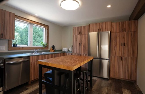 Algonquin Highlands Apartment | #3 Lodge Room (2 Double Beds)