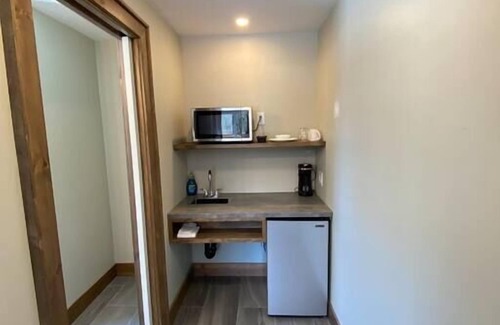 Algonquin Highlands Apartment | #3 Lodge Room (2 Double Beds)