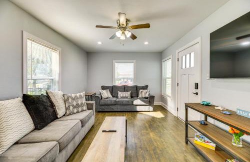 Del Mar House | 3 Mi to Beach Family Home in Corpus Christi!