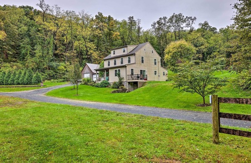 Bernville House | 3 Mi to Blue Marsh Lake: Spacious Home w/Deck