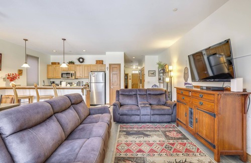 Willow Grove Condo | 3 Mi to Dillon Reservoir: Condo w/Hot Tub Access!