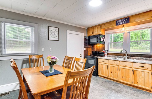 Forest City House | 3 Mi to Downtown: Home w/Fire Pit in Forest City